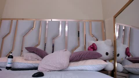    online show from 02.06.25