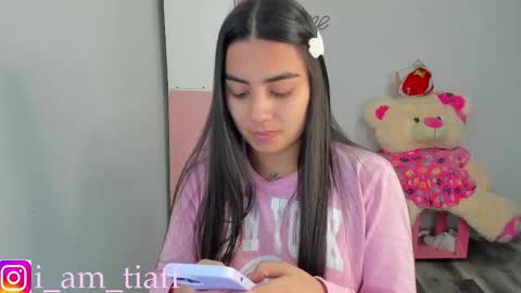 Snapshot of tifany_tay2 chatting on 11.02.25 hey am julietha online show from 11.02.25