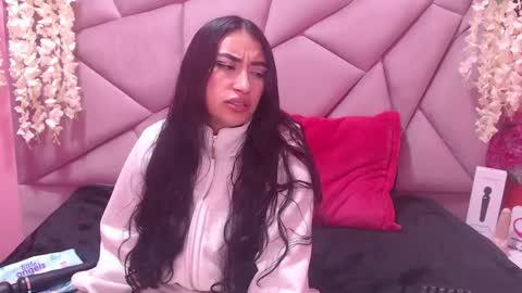 Snapshot of tiffani_hott_ chatting on 01.11.25 TIFANI online show from 01.11.25