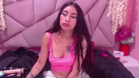 Snapshot of tiffani_hott_ chatting on 01.11.25 TIFANI online show from 01.11.25