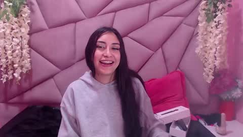 Snapshot of tiffani_hott_ chatting on 01.12.25 TIFANI online show from 01.12.25