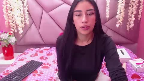 Snapshot of tiffani_hott_ chatting on 02.06.25 TIFANI online show from 02.06.25
