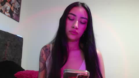 Snapshot of tiffani_hott_ chatting on 09.12.25 TIFANI online show from 09.12.25