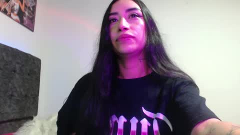 Snapshot of tiffani_hott_ chatting on 10.04.25 TIFANI online show from 10.04.25