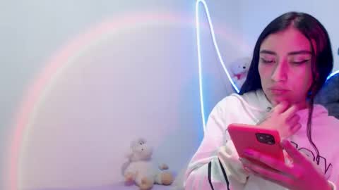 Snapshot of tiffani_hott_ chatting on 10.23.25 TIFANI online show from 10.23.25