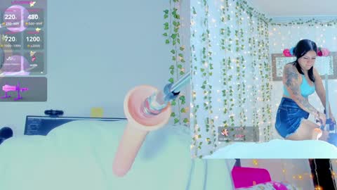 Snapshot of tiffanny_love_ chatting on 01.11.25 Tiffanny online show from 01.11.25
