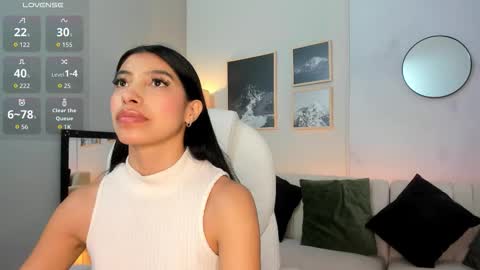 Snapshot of tiffany_low chatting on 02.01.26 tiffany_low online show from 02.01.26