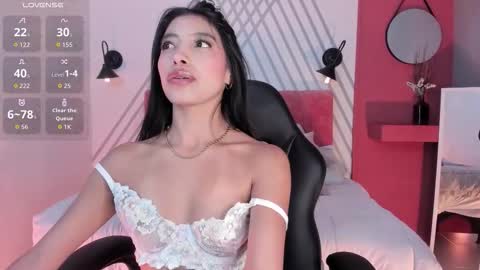 Snapshot of tiffany_low chatting on 03.11.26 tiffany_low online show from 03.11.26