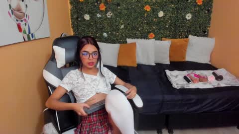 tiffany_sander online show from 12.04.24