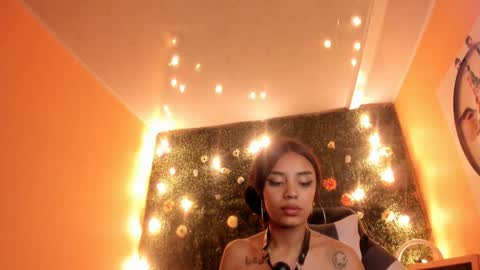 tiffany_sander online show from 12.15.24