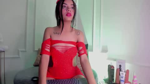 tiffany_sander online show from 12.18.24