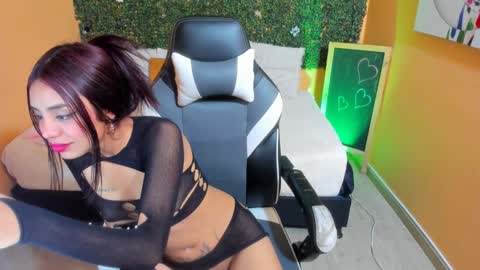 tiffany_sander online show from 12.26.24