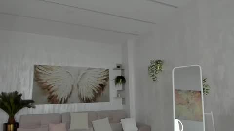 Tiffany Houston online show from 03.26.26