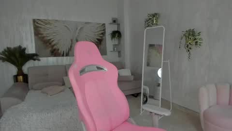 Tiffany Houston online show from 04.29.26