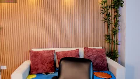 Snapshot of tiffanyhoustton chatting on 02.18.26 tiffanyhoustton online show from 02.18.26