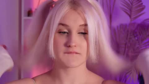 tiffanyjons online show from 12.04.25