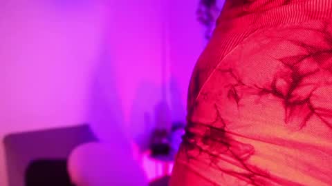 My name is Tiffany welcome  online show from 04.10.26