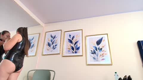 tiffanystorms_ls online show from 09.15.25