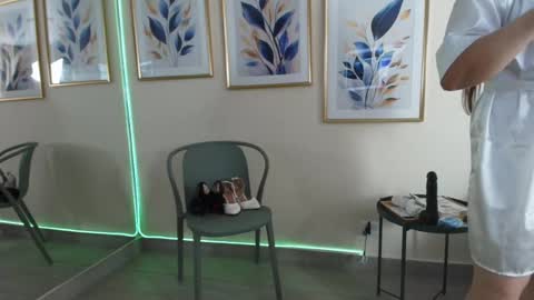 tiffanystorms_ls online show from 09.29.25