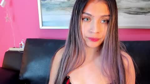 Snapshot of tiffanysuarez_ chatting on 01.07.25 Stefany Suarez online show from 01.07.25