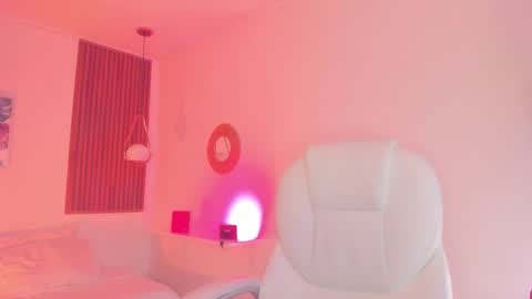 Tiffany online show from 10.03.25