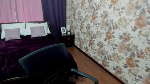 Snapshot of tiffanyyoun chatting on 10.14.25 tiffanyyoun online show from 10.14.25