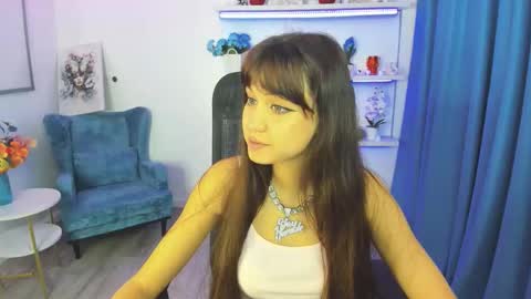 Snapshot of tiffanyyoun chatting on 11.02.25 tiffanyyoun online show from 11.02.25