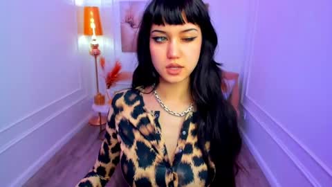 tiffanyyoun online show from 04.07.26