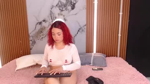 Stefanny Hill  online show from 09.13.25