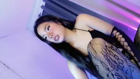Snapshot of tight_elliana chatting on 09.15.25 tight_elliana online show from 09.15.25