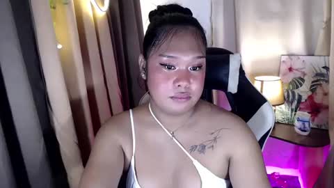 Snapshot of tightkitten4u chatting on 10.29.25 Kitti online show from 10.29.25