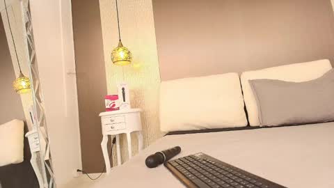 Snapshot of tiifany_baker chatting on 09.19.25 T I F F A N Y online show from 09.19.25