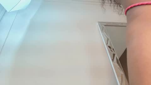 Snapshot of tiifany_baker chatting on 09.25.25 T I F F A N Y online show from 09.25.25