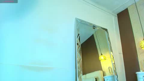 Snapshot of tiifany_baker chatting on 10.08.25 T I F F A N Y online show from 10.08.25