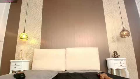 T I F F A N Y online show from 12.05.25