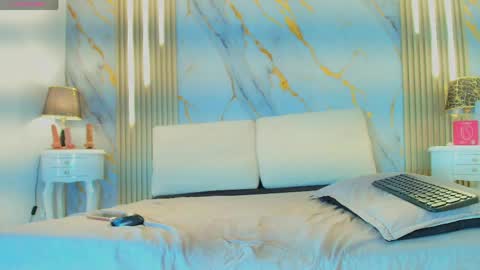 T I F F A N Y online show from 04.15.26