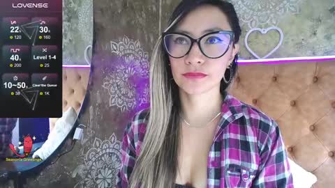 TILA TEQUILA online show from 02.06.25