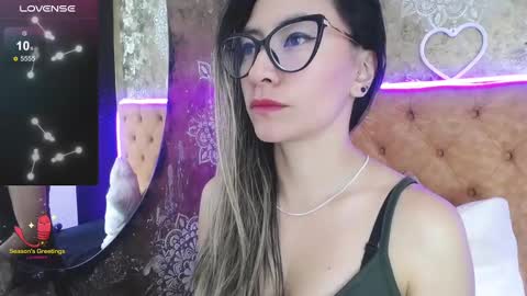 TILA TEQUILA online show from 02.22.25