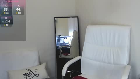 Tilly online show from 01.05.25