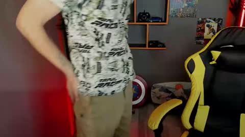 Snapshot of tim_blackk chatting on 09.22.25 Tim online show from 09.22.25