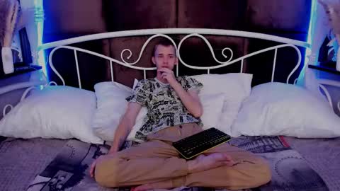 Snapshot of tim_blackk chatting on 09.29.25 Tim online show from 09.29.25