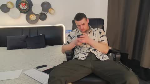 Snapshot of tim_mart chatting on 01.06.25 ask me online show from 01.06.25