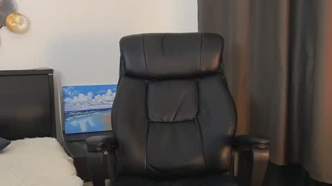 Snapshot of tim_mart chatting on 01.18.25 ask me online show from 01.18.25