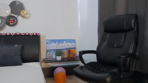 Snapshot of tim_mart chatting on 02.16.25 ask me online show from 02.16.25