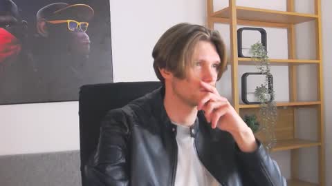 Snapshot of tim_mart chatting on 11.26.25 ask me online show from 11.26.25