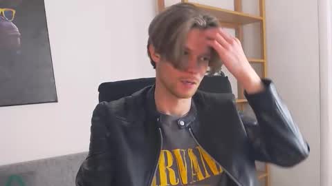 Snapshot of tim_mart chatting on 11.28.25 ask me online show from 11.28.25