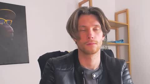 Snapshot of tim_mart chatting on 11.30.25 ask me online show from 11.30.25