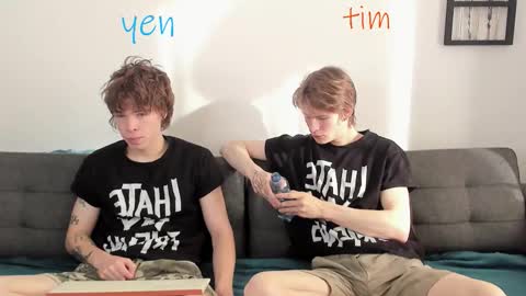 Snapshot of tim_milll chatting on 09.25.25 Tim online show from 09.25.25