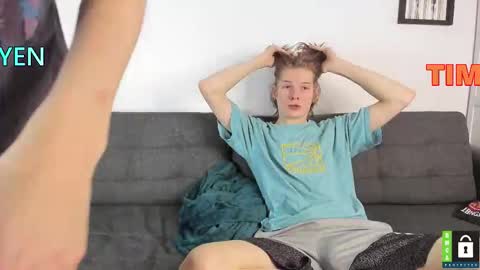 Snapshot of tim_milll chatting on 10.29.25 Tim online show from 10.29.25