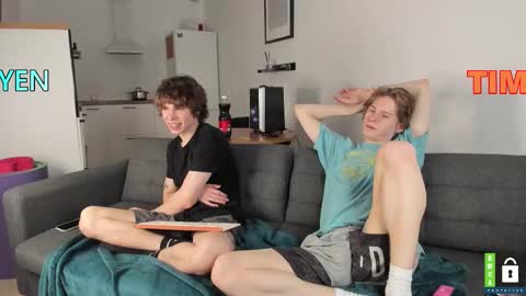 Snapshot of tim_milll chatting on 10.30.25 Tim online show from 10.30.25